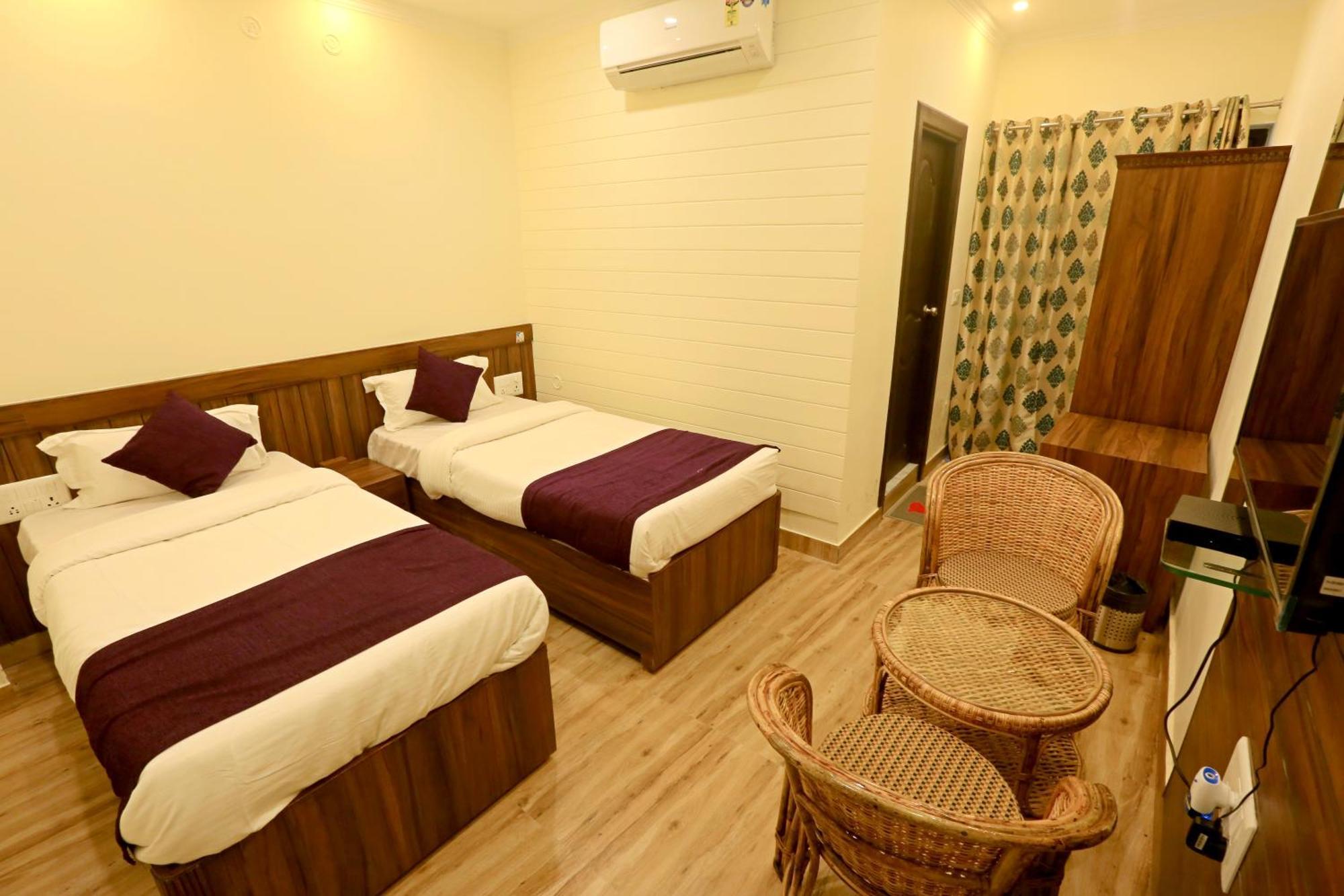 Vedas Tapovan Hotel Rishikesh Room photo